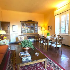 https://villa-ciciana.it-tuscanyhotel.com